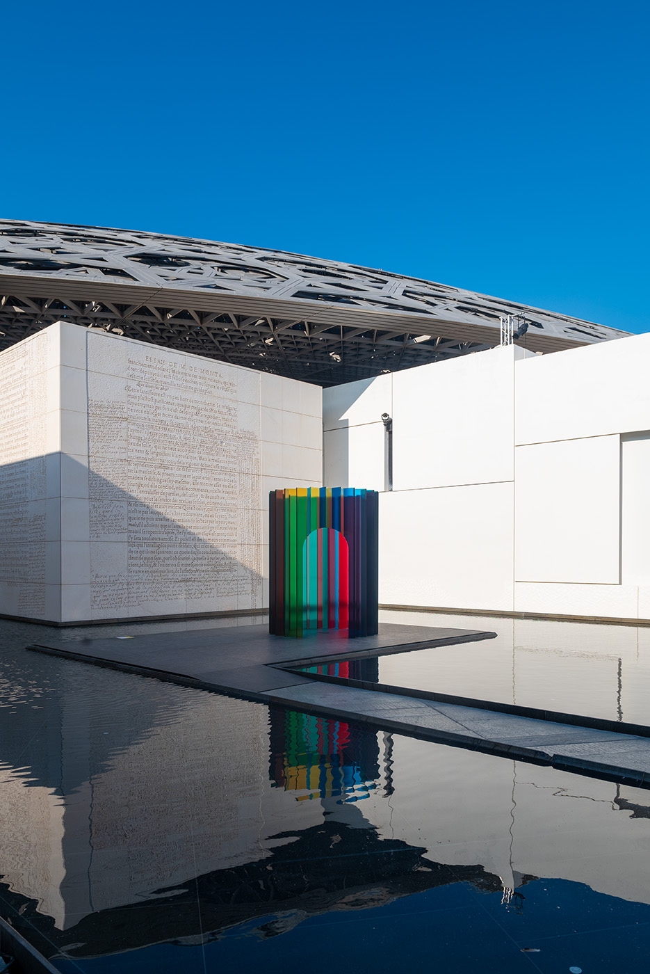 Color Prism at the Louve